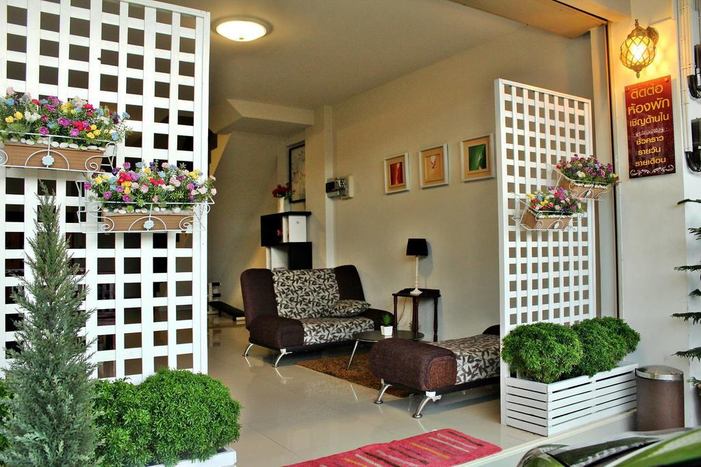The Day Hotel Чонбури Екстериор снимка