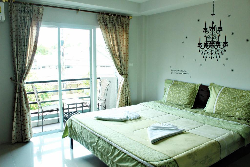 The Day Hotel Чонбури Екстериор снимка