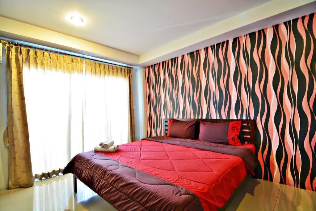 The Day Hotel Чонбури Екстериор снимка